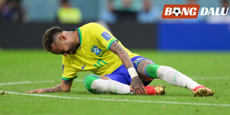 Huyền thoại của Brazil vẫn đang mắc kẹt trong vòng xoáy chấn thương mạn tính
