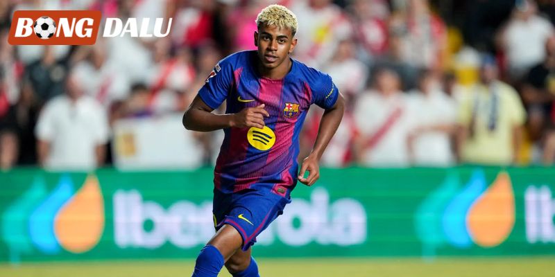 Lamine Yamal ngôi sao trẻ sáng nhất của La Roja, ứng viên cầu thủ xuất sắc nhất giải