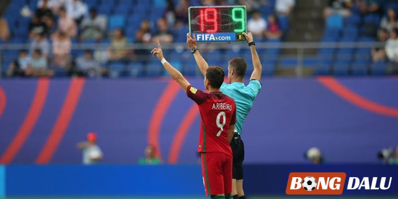 Việc phải thi đấu tại Azteca thường khiến HLV phải thay người sớm